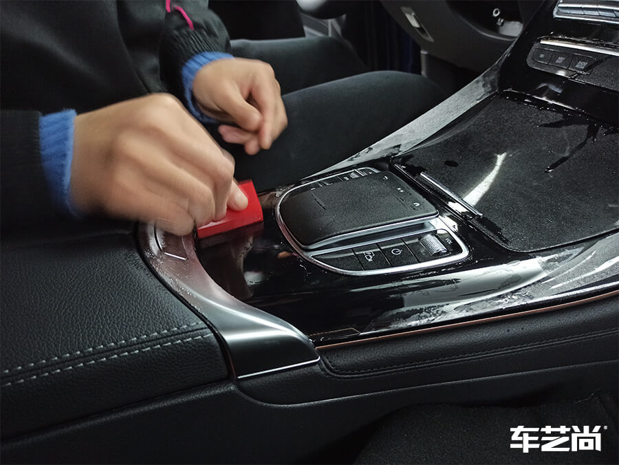 奔驰选择艺卡贴膜施工罗利普斯漆面保护膜（12）