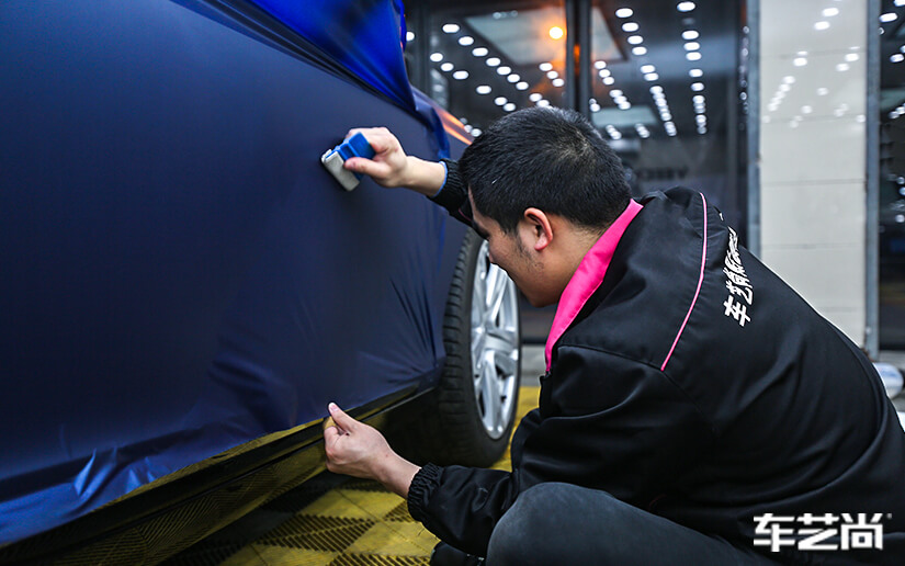 宾利欧陆施工改色膜流程展示（6）