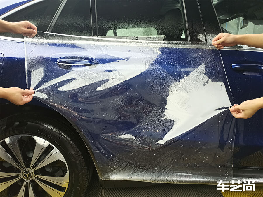 奔驰选择艺卡贴膜施工罗利普斯漆面保护膜（4）