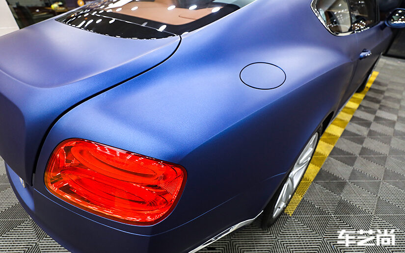 宾利欧陆施工改色膜流程展示（15）