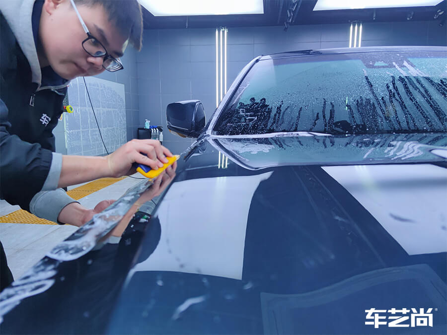 凯迪拉克装贴罗利普斯隐形车衣，案例流程展示（4）