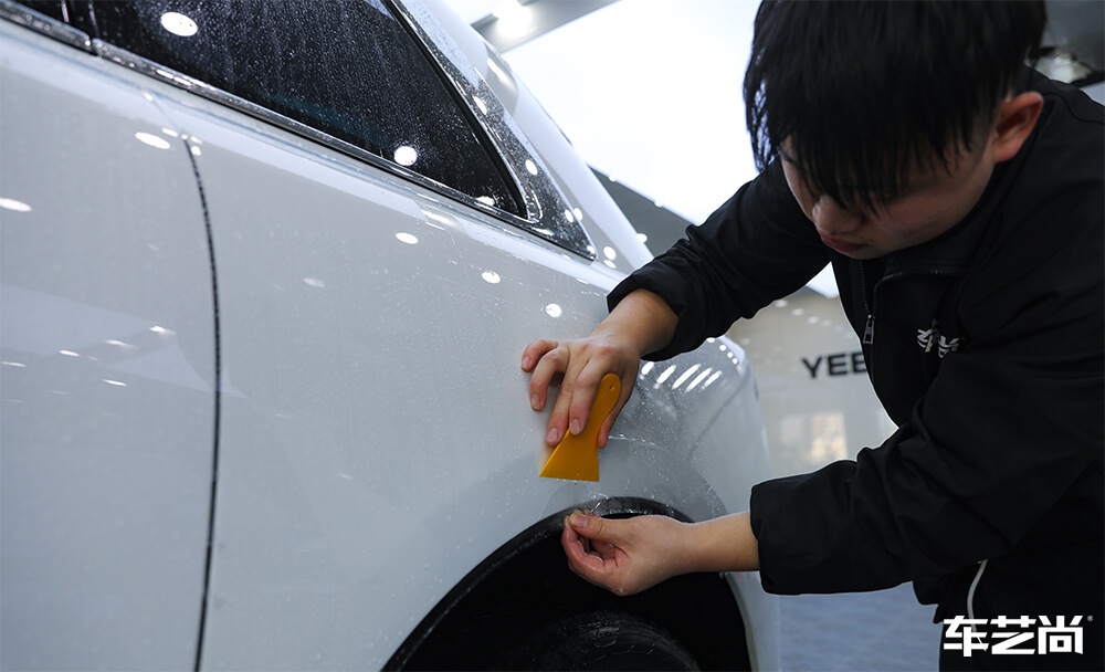 劳斯莱斯库里南施工隐形车衣和玻璃膜 案例分享（4）