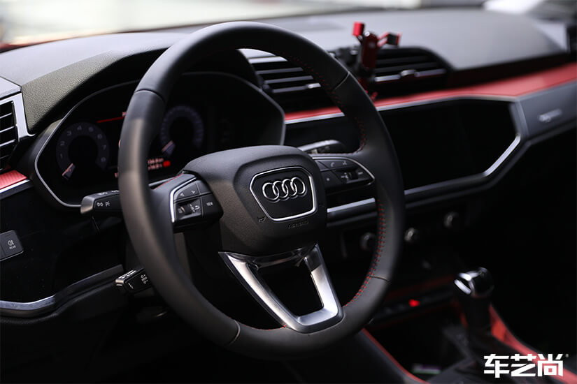 奥迪Q3选择同时装贴玻璃膜和隐形车衣，体现极致保护措施（12）