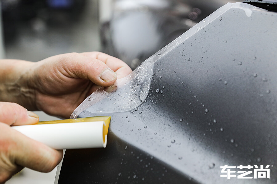 兰博基尼URUS装贴威固隐形车衣流程（3）