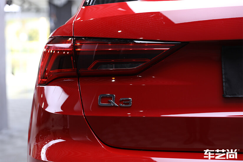 奥迪Q3选择同时装贴玻璃膜和隐形车衣，体现极致保护措施（14）