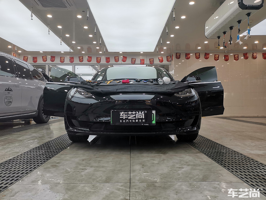 特斯拉Model 3施工威固隔热膜过程展示（图二）