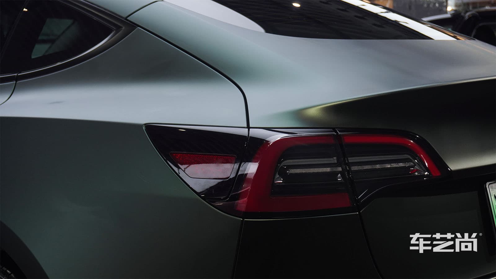 特斯拉贴什么颜色的改色膜好看？