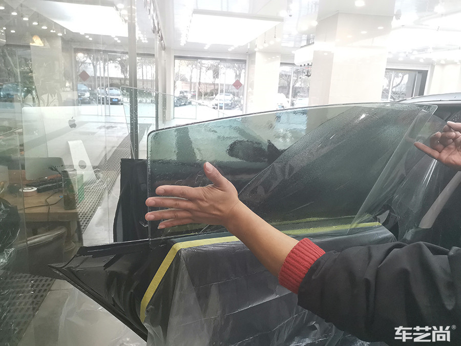 特斯拉Model 3施工威固隔热膜过程展示（图十二）