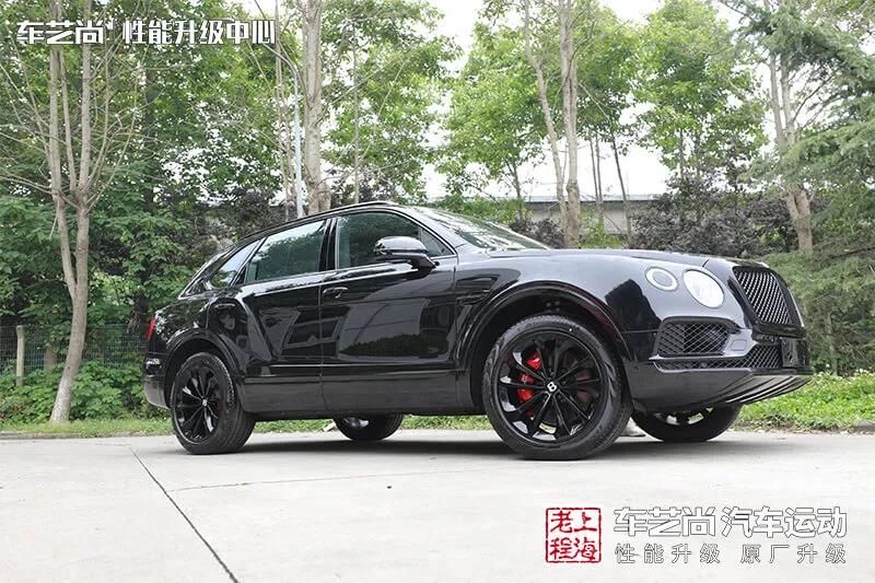 宾利添越进口烤漆亮黑处理卡钳改色11