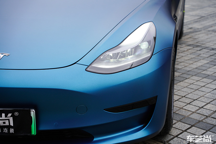 特斯拉Model 3改哑光碧蓝色后效果怎么样？（图二）