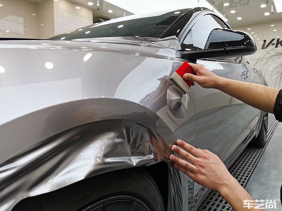 特斯拉施工银色改色膜过程（施工过程 图六）