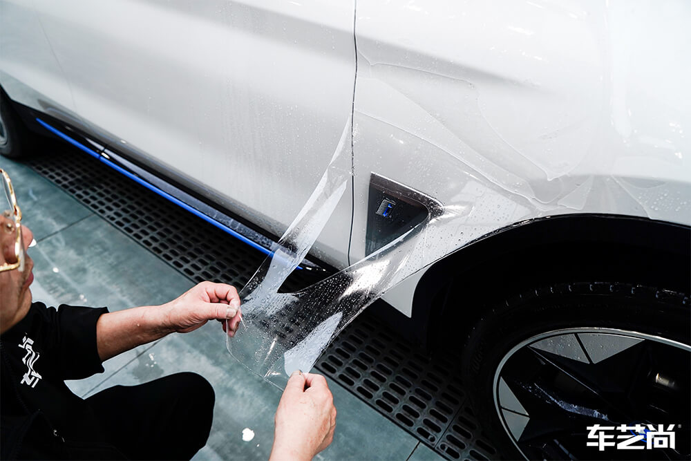 宝马iX3装贴威固隐形车衣全车装贴，流程展示（4）