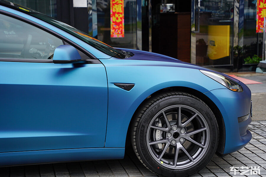 特斯拉Model 3改哑光碧蓝色后效果怎么样？（图十二）