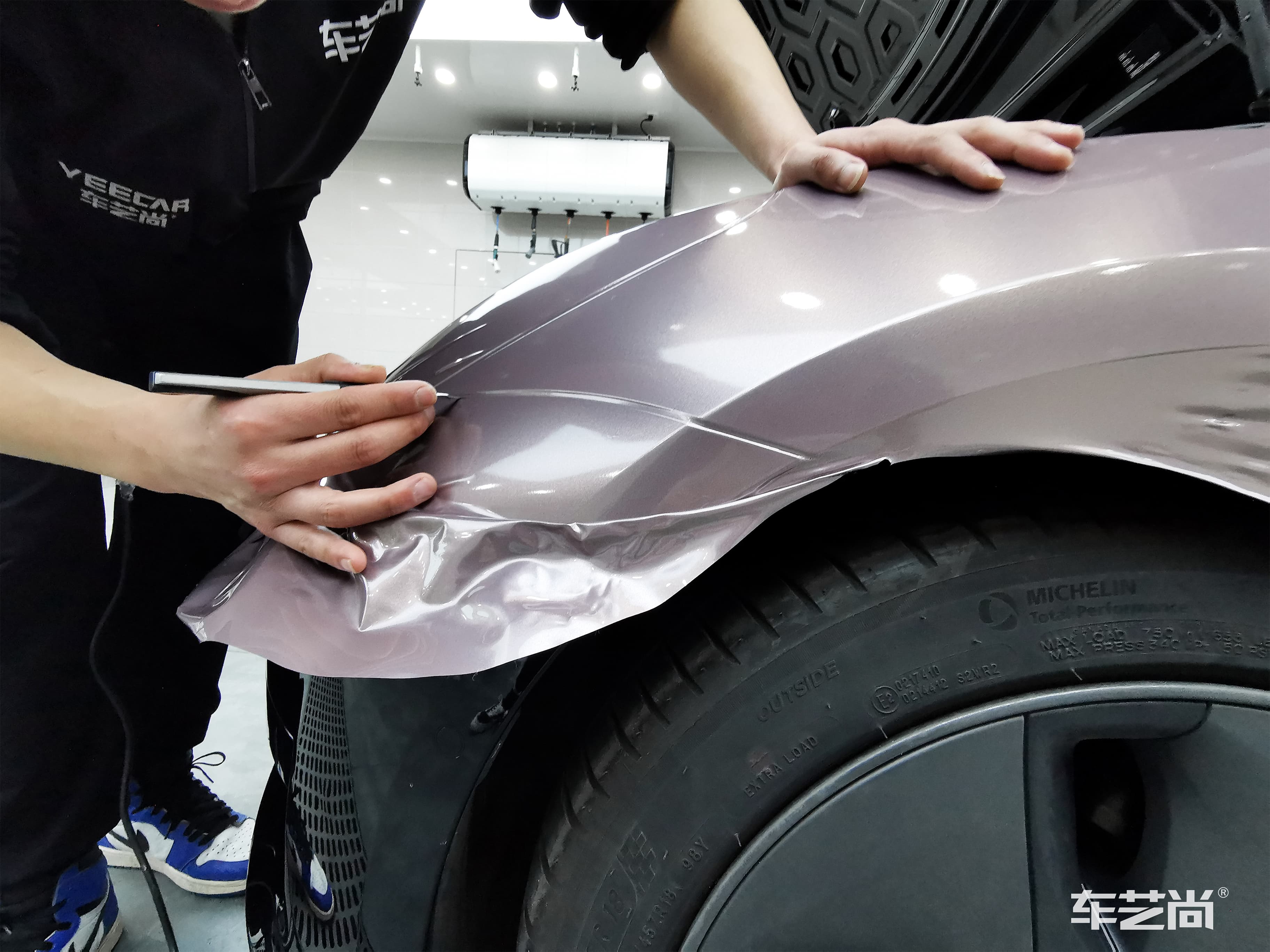 特斯拉会选择什么颜色的改色膜