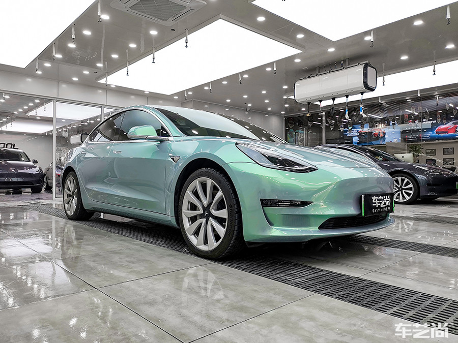 特斯拉施工冰棱绿改色膜好看吗？（施工效果 图八）