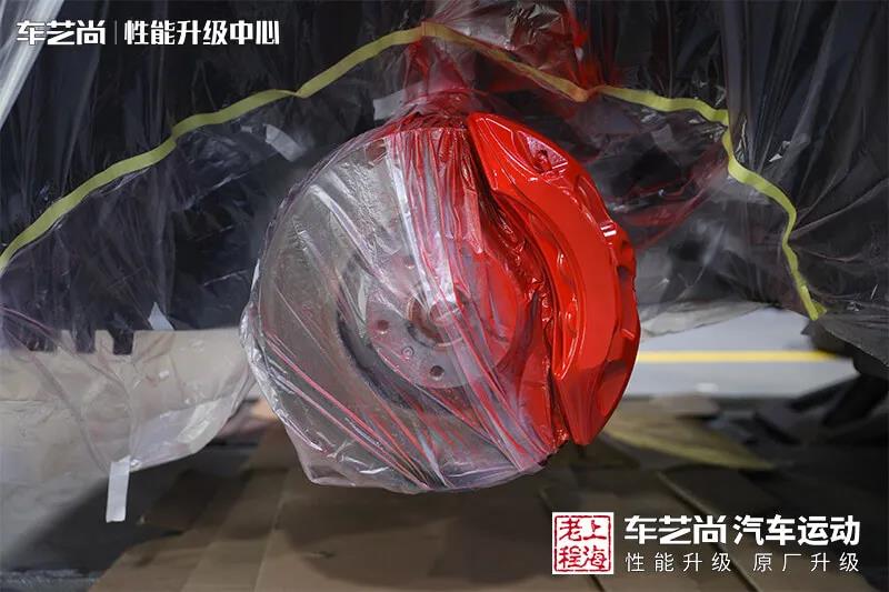 宾利添越进口烤漆亮黑处理卡钳改色5