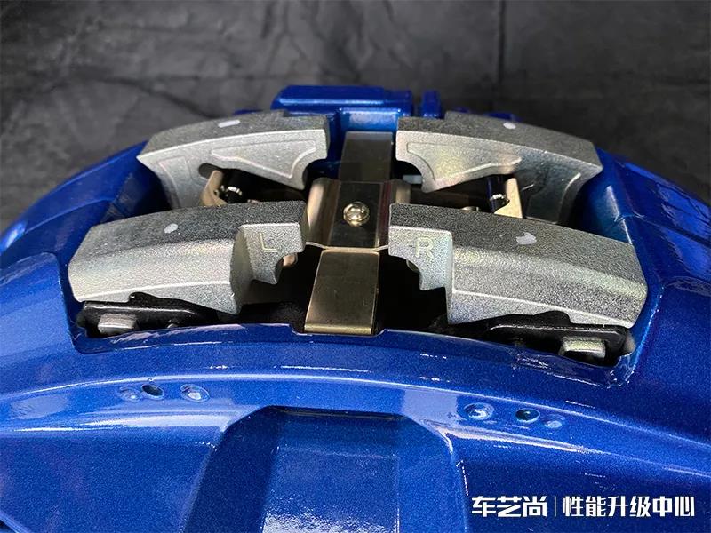 宝马X3升级原厂刹车卡钳6