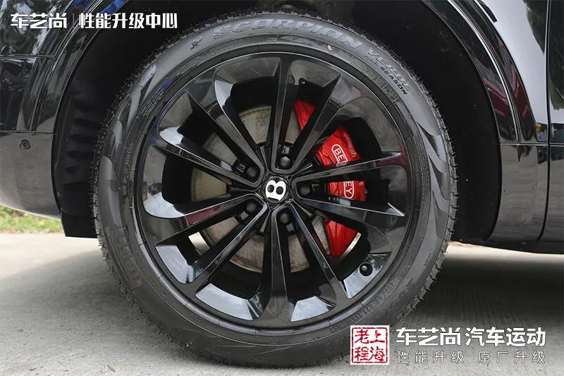 宾利添越进口烤漆亮黑处理卡钳改色14
