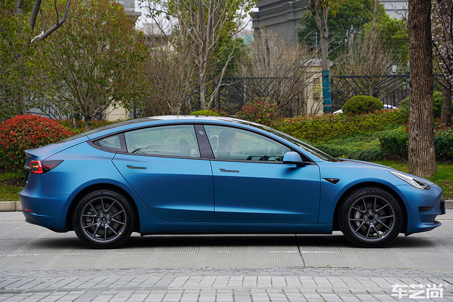 特斯拉Model 3改哑光碧蓝色后效果怎么样？（图十）