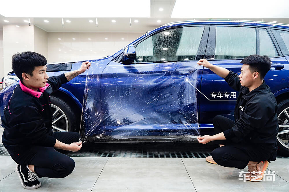 宝马X3装贴威固隐形车衣施工流程展示（3）