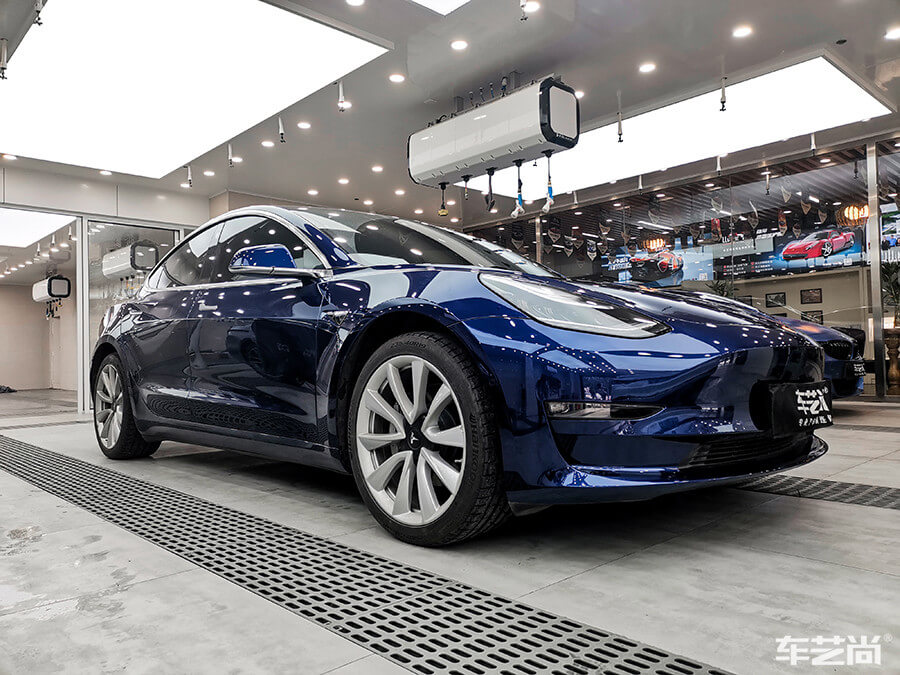 特斯拉施工冰棱绿改色膜好看吗？（施工前 图一）