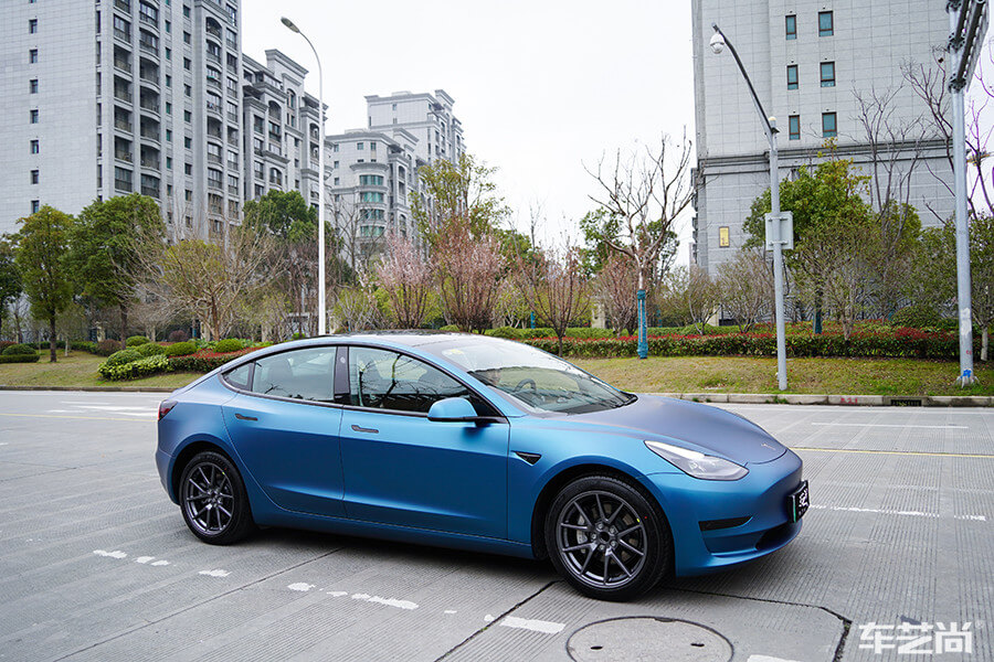 特斯拉Model 3改哑光碧蓝色后效果怎么样？（图四）