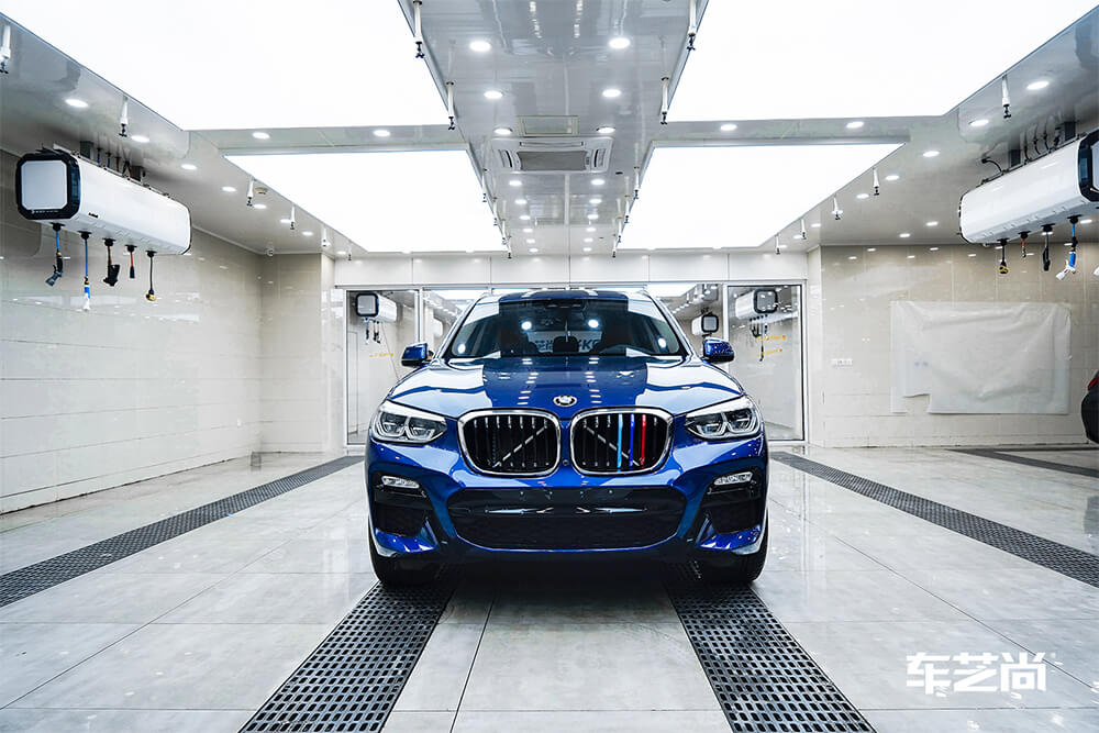 宝马X3装贴威固隐形车衣施工流程展示（13）