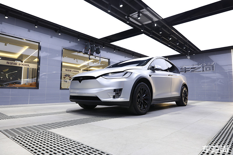 特斯拉改色电光金属银效果怎么样？（施工效果 图七）