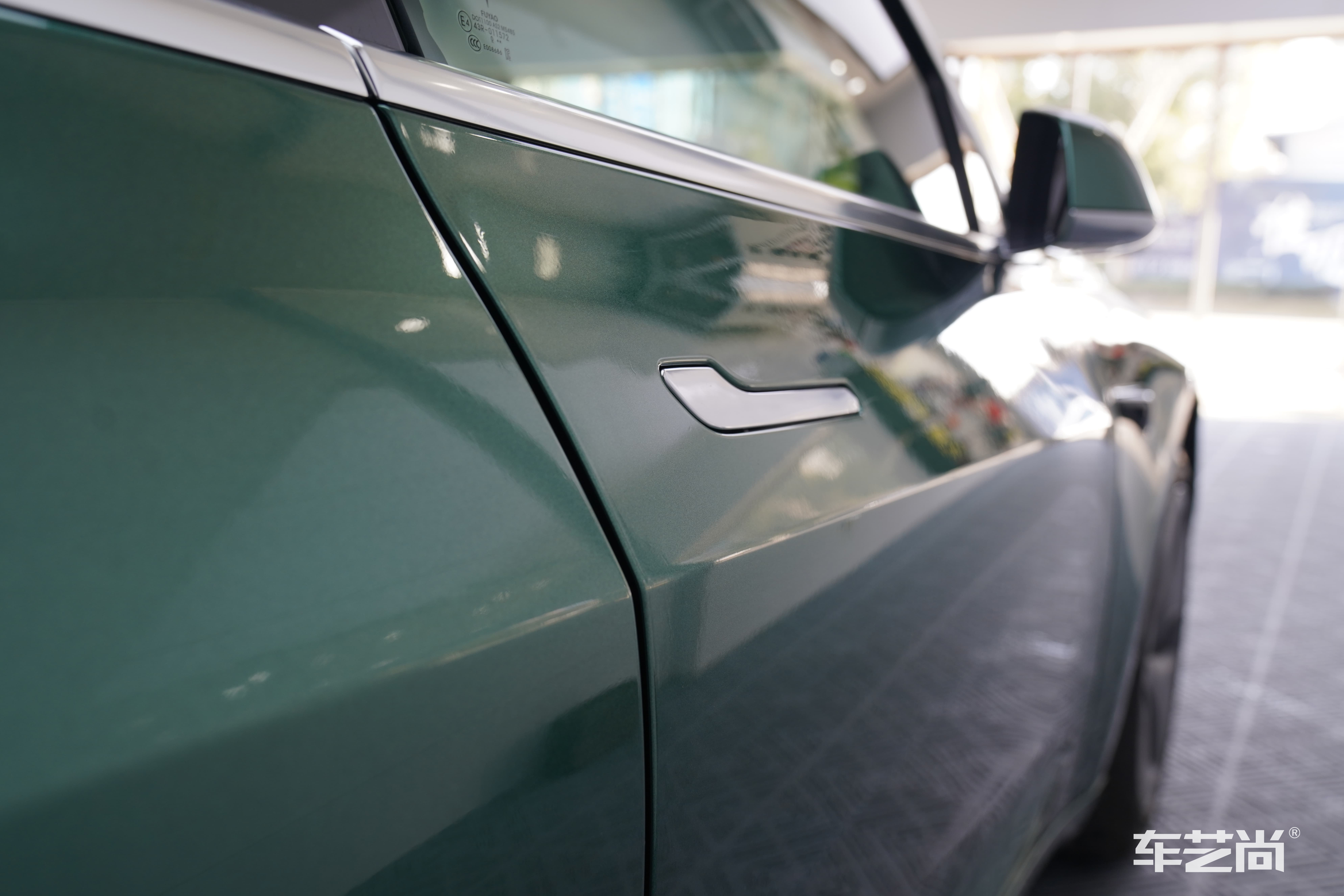 特斯拉Model 3 如何选择合适的改色膜施工？