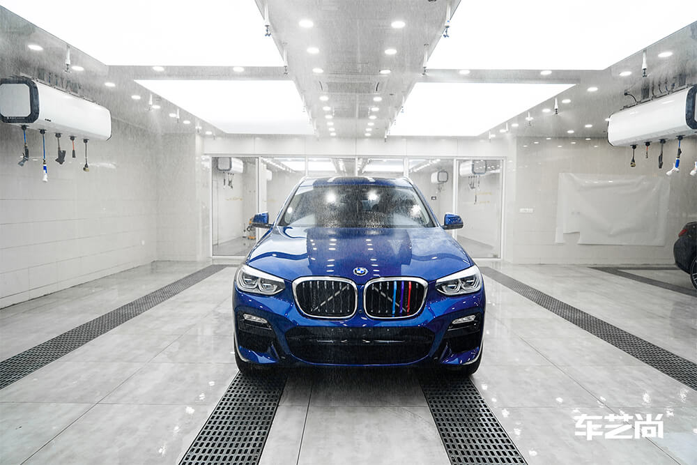 宝马X3装贴威固隐形车衣施工流程展示（1）