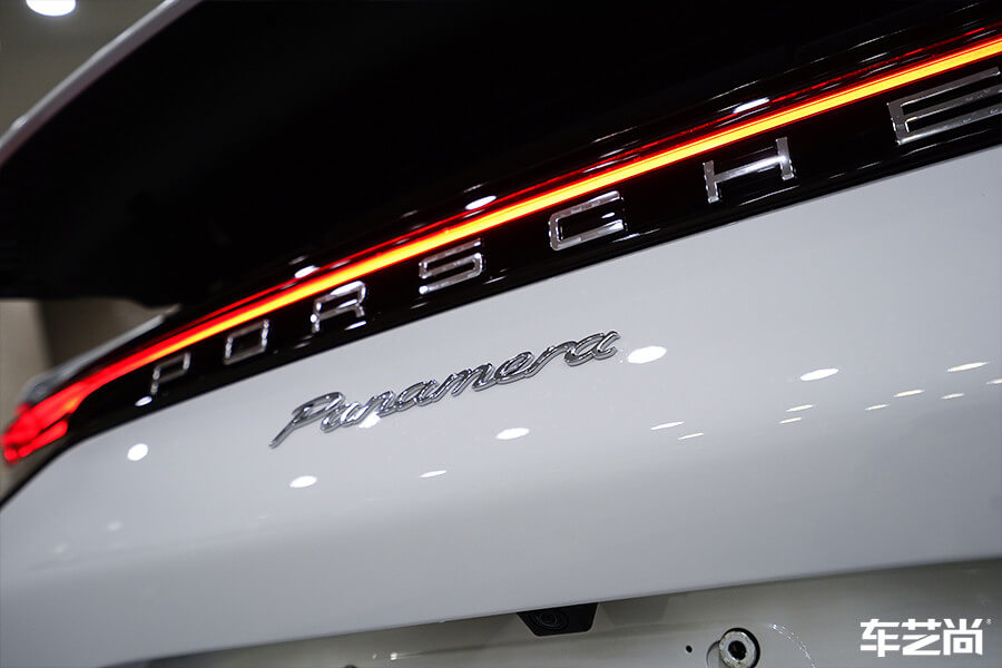 保时捷帕拉梅拉装贴威固漆面保护膜效果展示（图二）