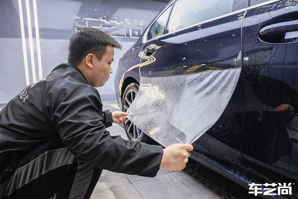 宝马3系装贴威固隐形车衣，施工流程展示（2）