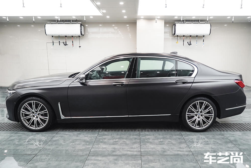 宝马7系装贴威固隐形车衣，施工流程展示（11）