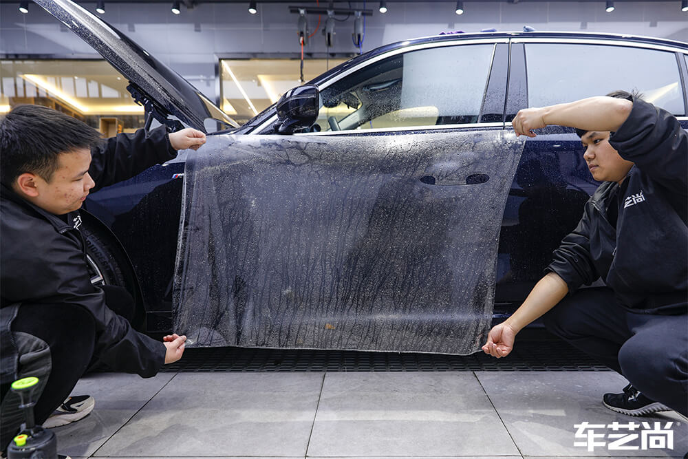 宝马3系装贴威固隐形车衣，施工流程展示（3）