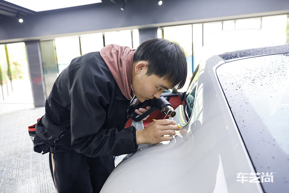 保时捷911施工威固漆面保护膜过程展示（图五）