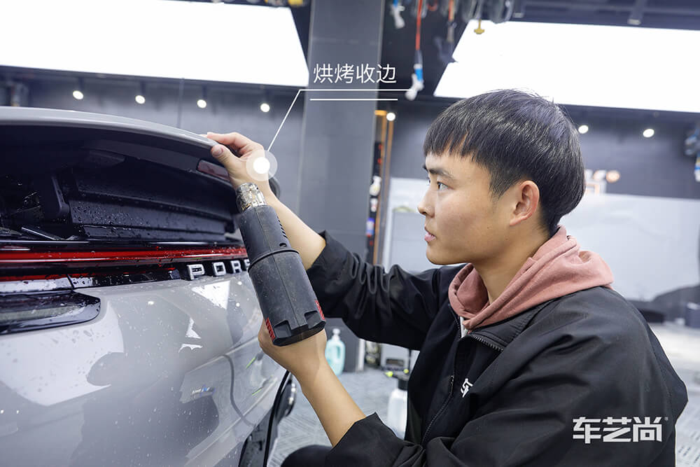 保时捷911施工威固漆面保护膜过程展示（图十一）