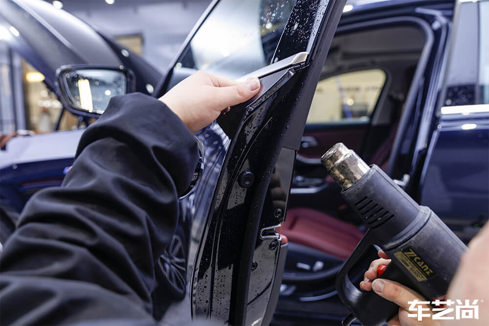 宝马3系装贴威固隐形车衣，施工流程展示（5）