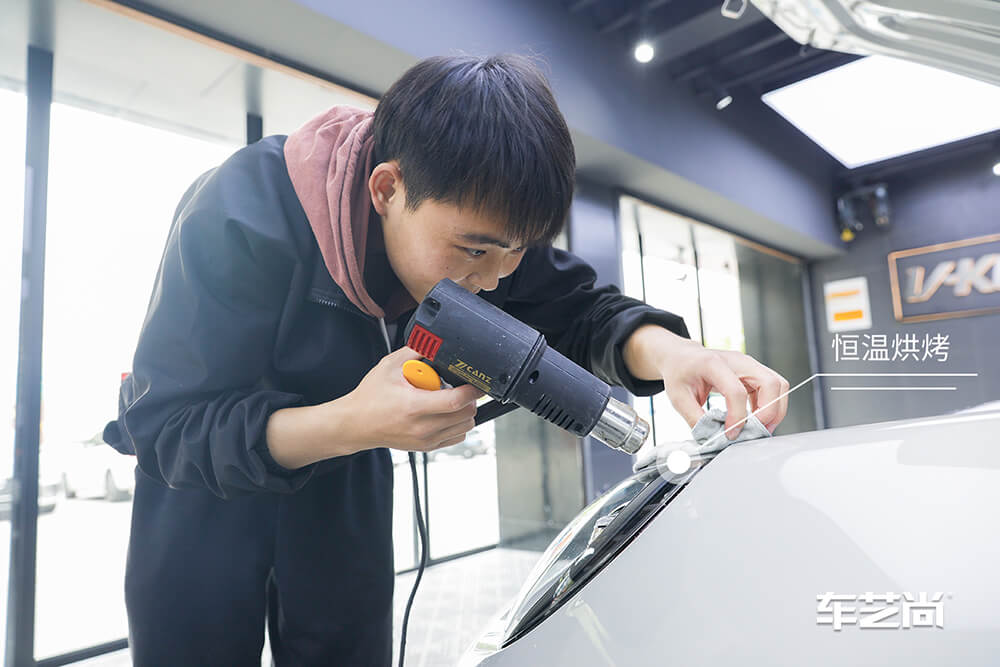 保时捷911施工威固漆面保护膜过程展示（图十四）