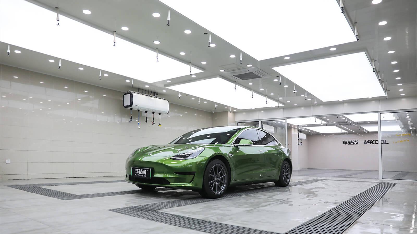 特斯拉Model 3装贴绿色改色膜效果展示