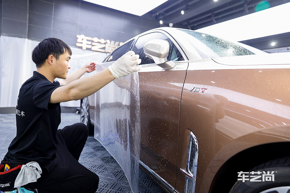 红旗H9施工威固漆面保护膜施工过程（图四）