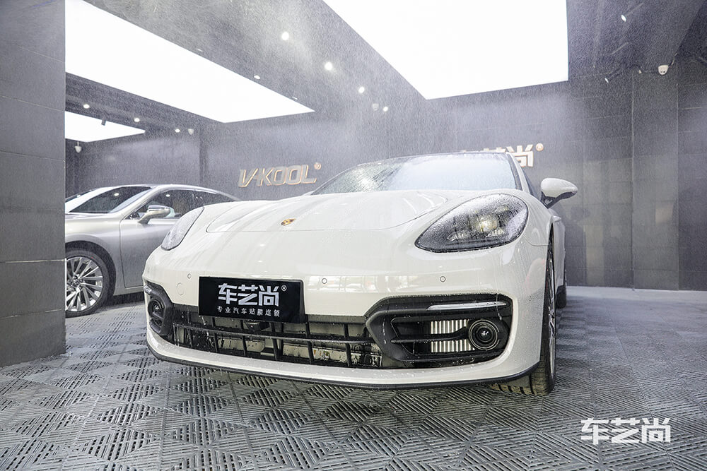 保时捷帕拉梅拉施工威固漆面保护膜过程展示（图三）