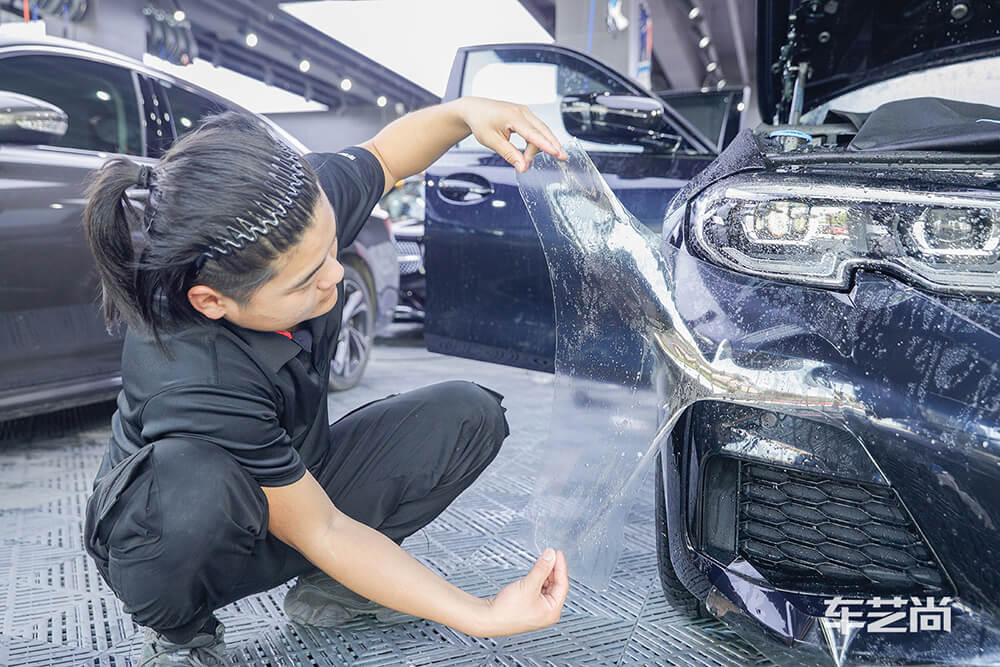 宝马330i施工威固漆面保护膜过程展示（六）