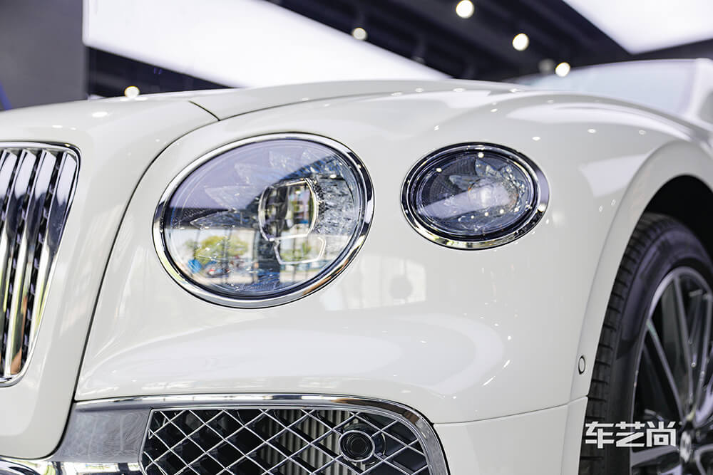 宾利飞驰施工威固漆面保护膜过程及效果展示（八）