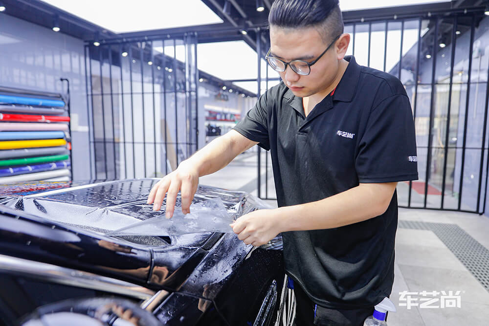 宾利飞驰施工威固漆面保护膜过程展示（七）