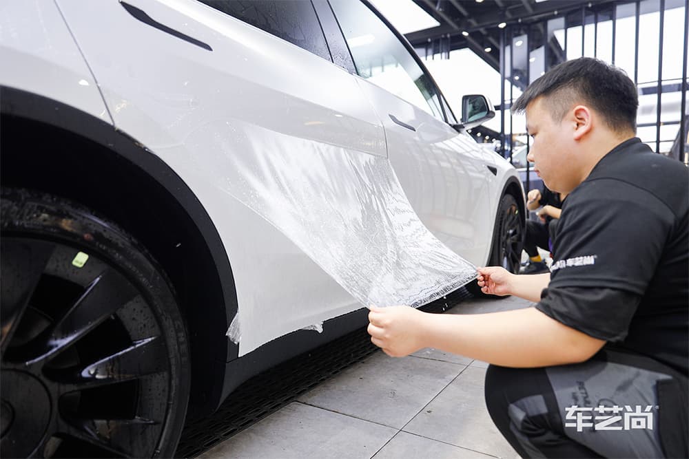 特斯拉ModelY白色施工威固漆面保护膜过程及效果展示（图十）