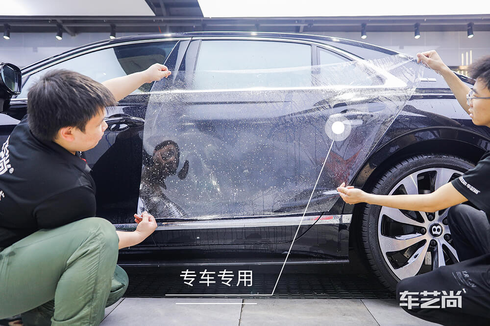 宾利飞驰施工威固漆面保护膜过程展示（四）
