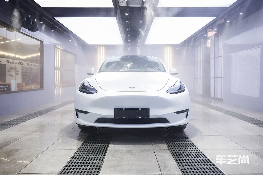 特斯拉ModelY白色施工威固漆面保护膜过程及效果展示（图三）