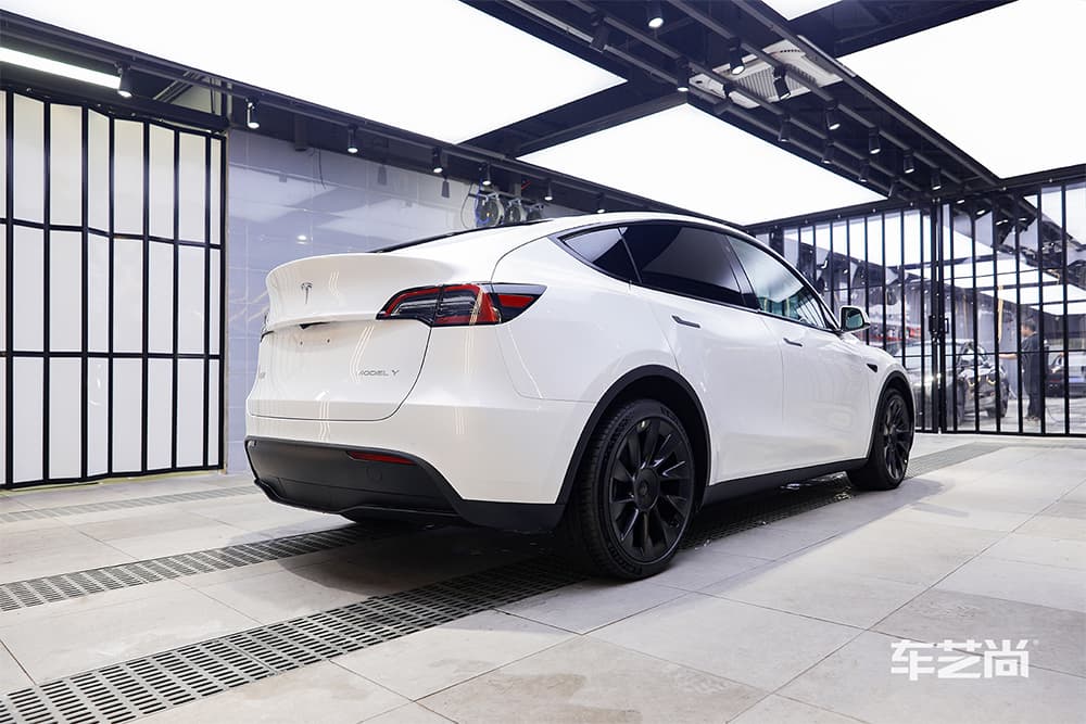 特斯拉ModelY白色施工威固漆面保护膜过程及效果展示（图三二）