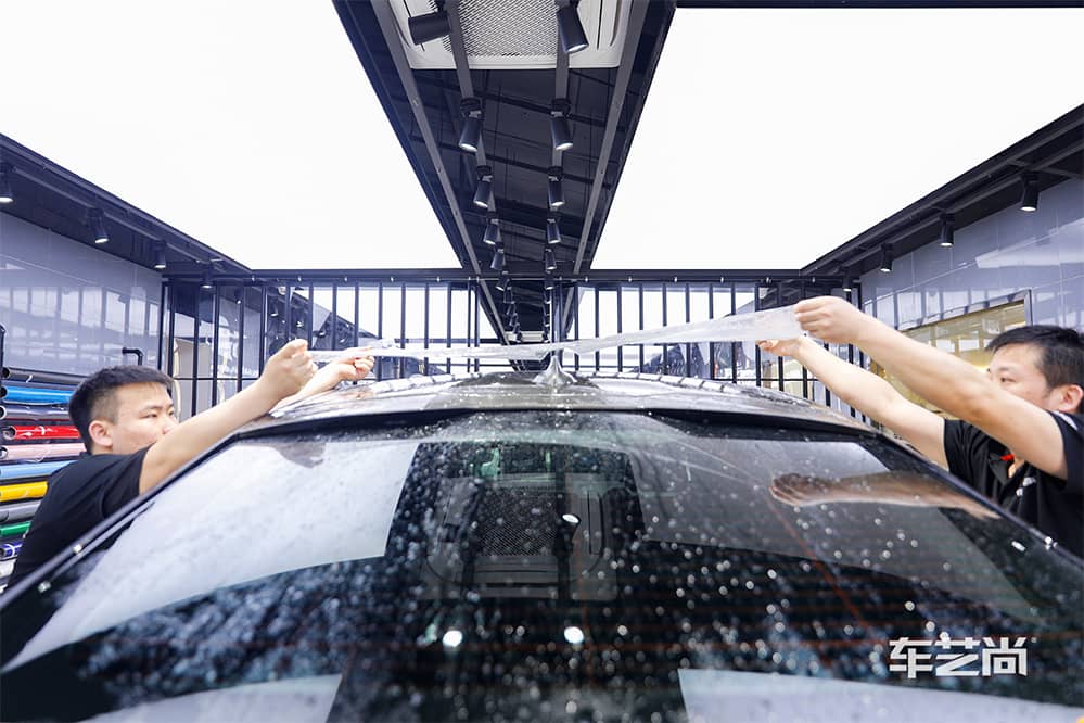 宝马X6施工威固漆面保护膜过程及效果展示（图三）