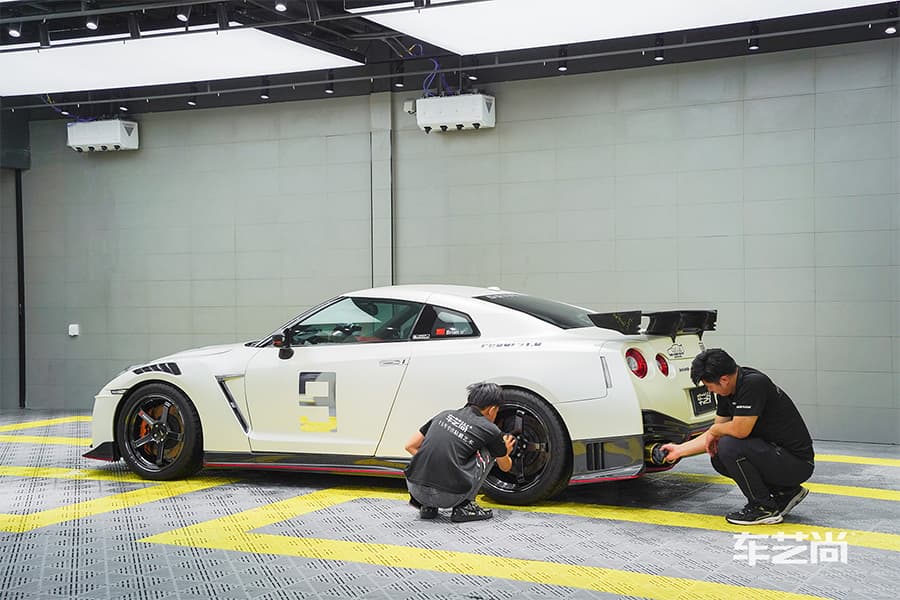GTR 白色施工威固漆面保护膜过程及效果展示（图五）